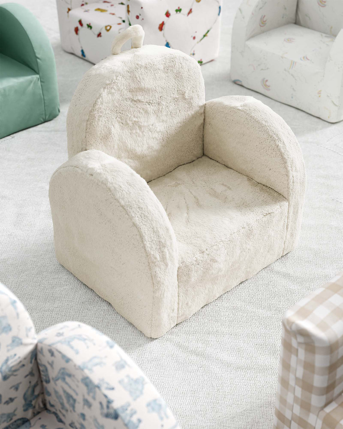 Wooden armchair with a checkered fabric, placed in a room with a blue wall and measurements.