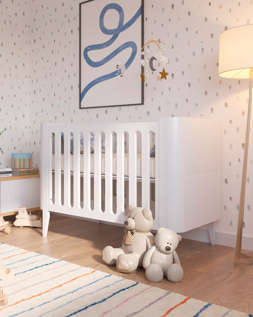 The Snow Crib White Convertible & Crib Nestig