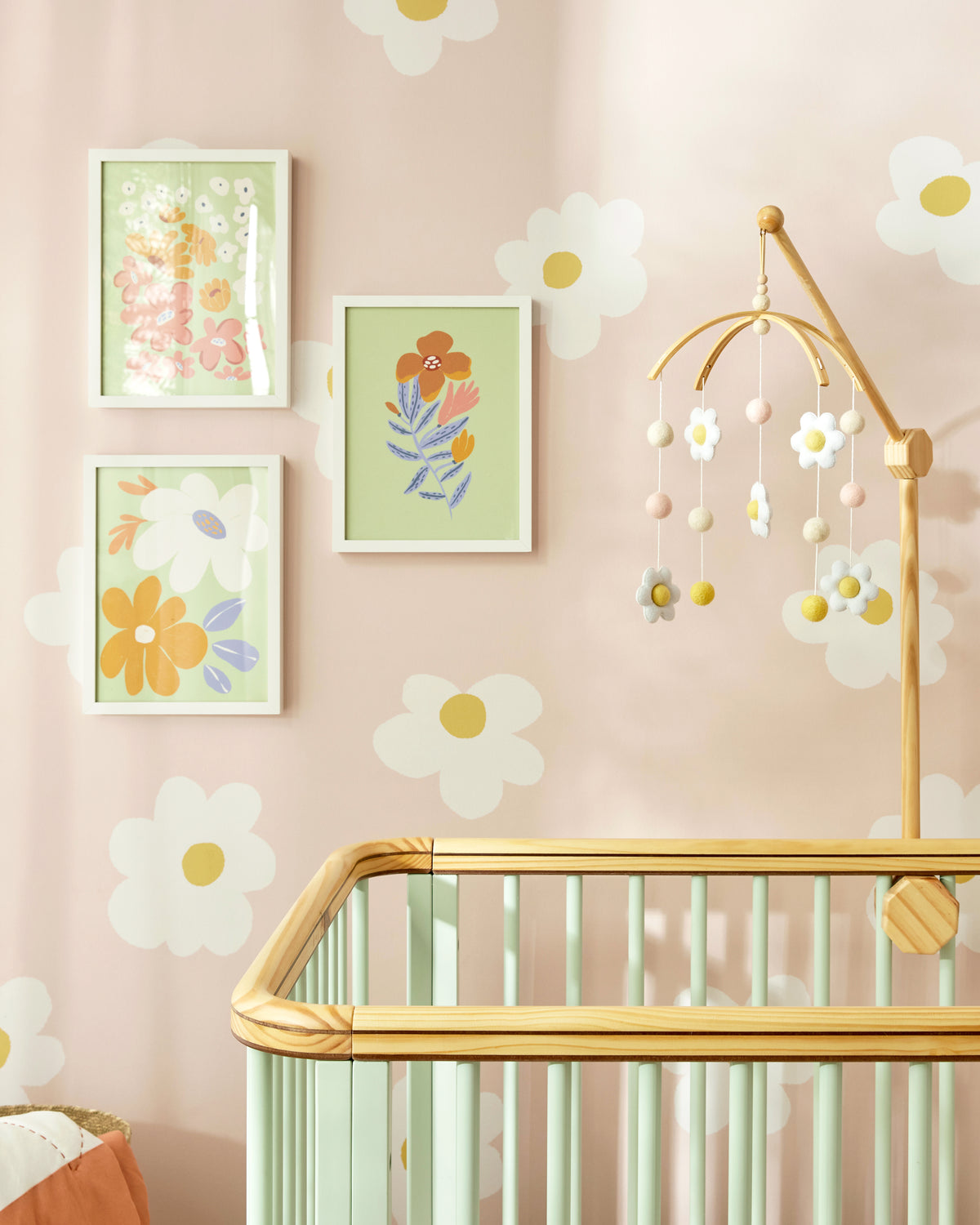 Daisy Nursery Wallpaper | Nestig