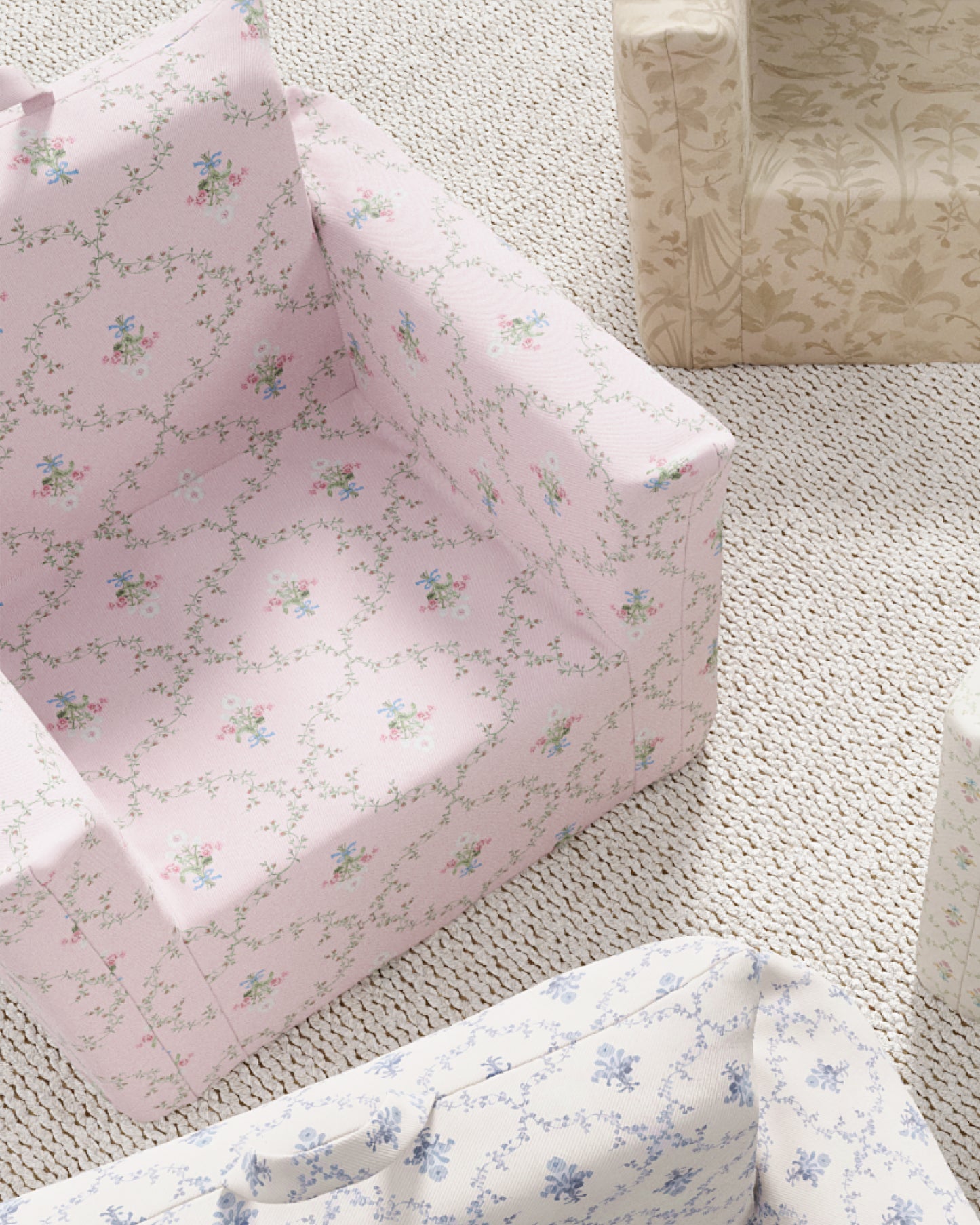 The Trellis Hug Mini Chair