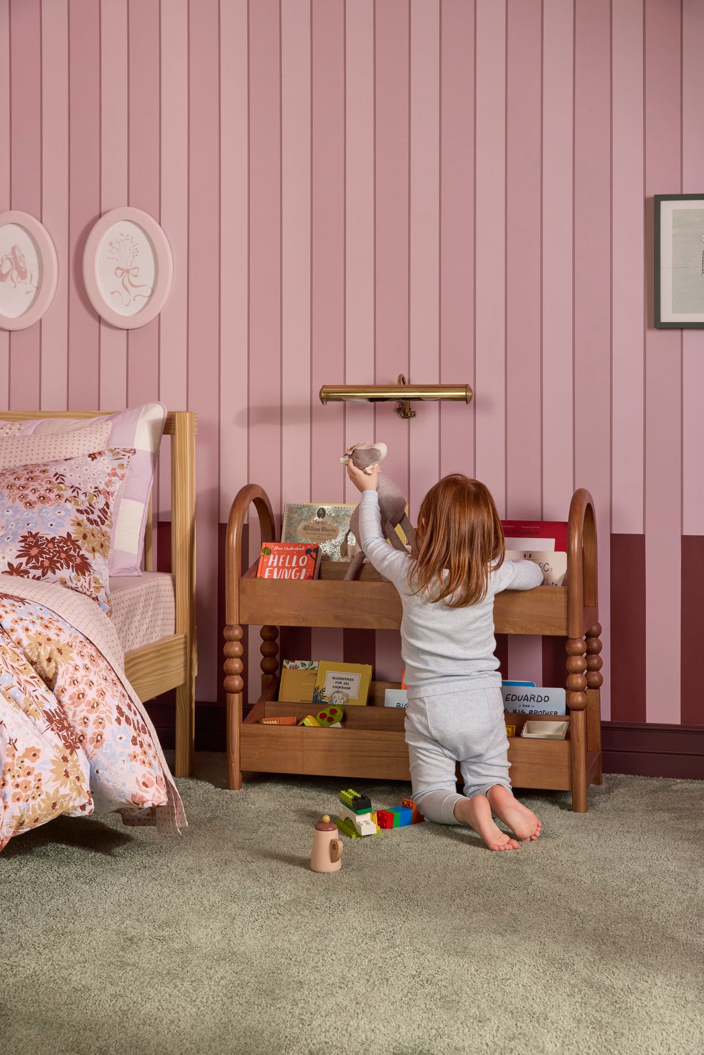 Briar Montessori Bookshelf