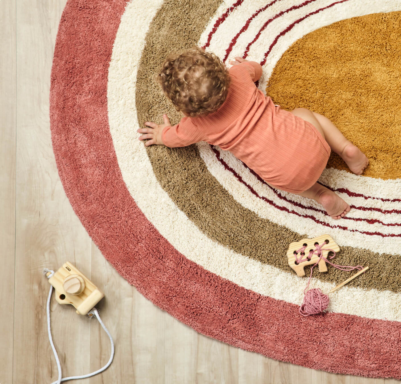 Gilded Star Rug - 8 Ft. Round